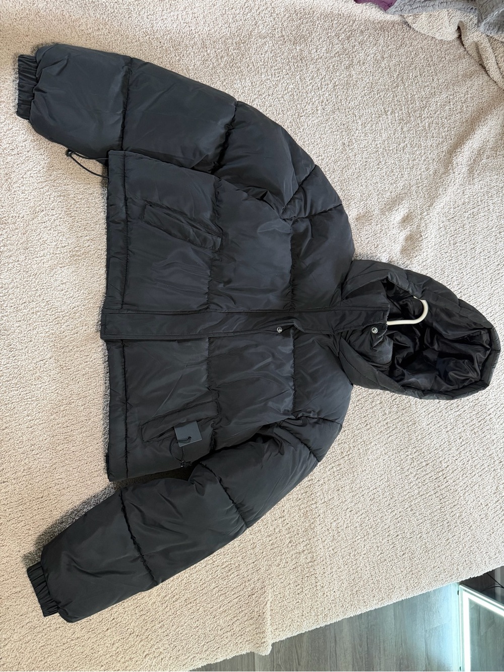 Forever 21 Women's Black Hooded Puffer Jacket